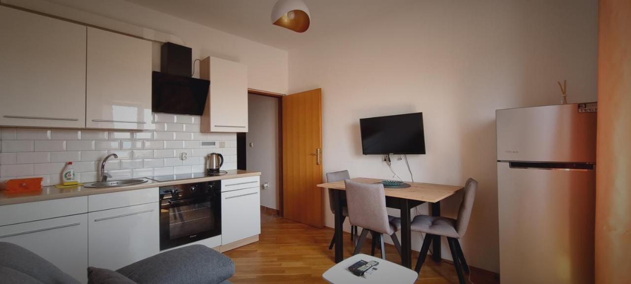 Matej 1 Apartment Zadar Bagian luar foto